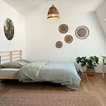 아파트 “sweet Boho Penthouse” In Center 라어