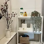 “sweet Boho Penthouse” In Center 아파트
