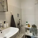 “sweet Boho Penthouse” In Center 라어